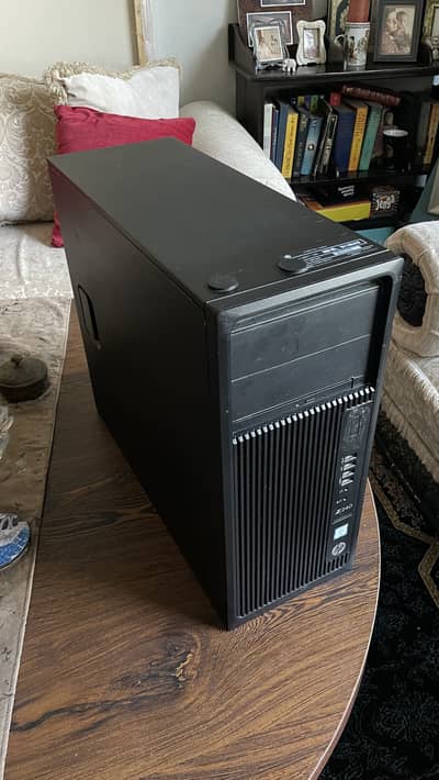Hp Z240 | 16gb DDR4 ram  8GB AMD Radeon RX480