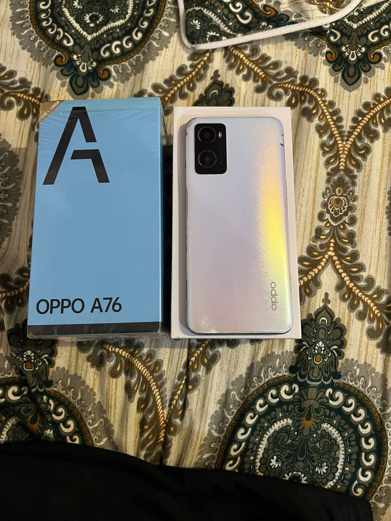 OPPO A76 1