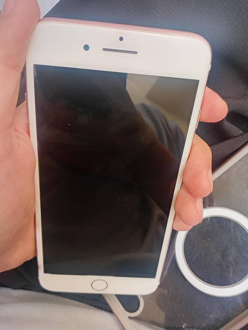 Apple iPhone 7 Plus 1