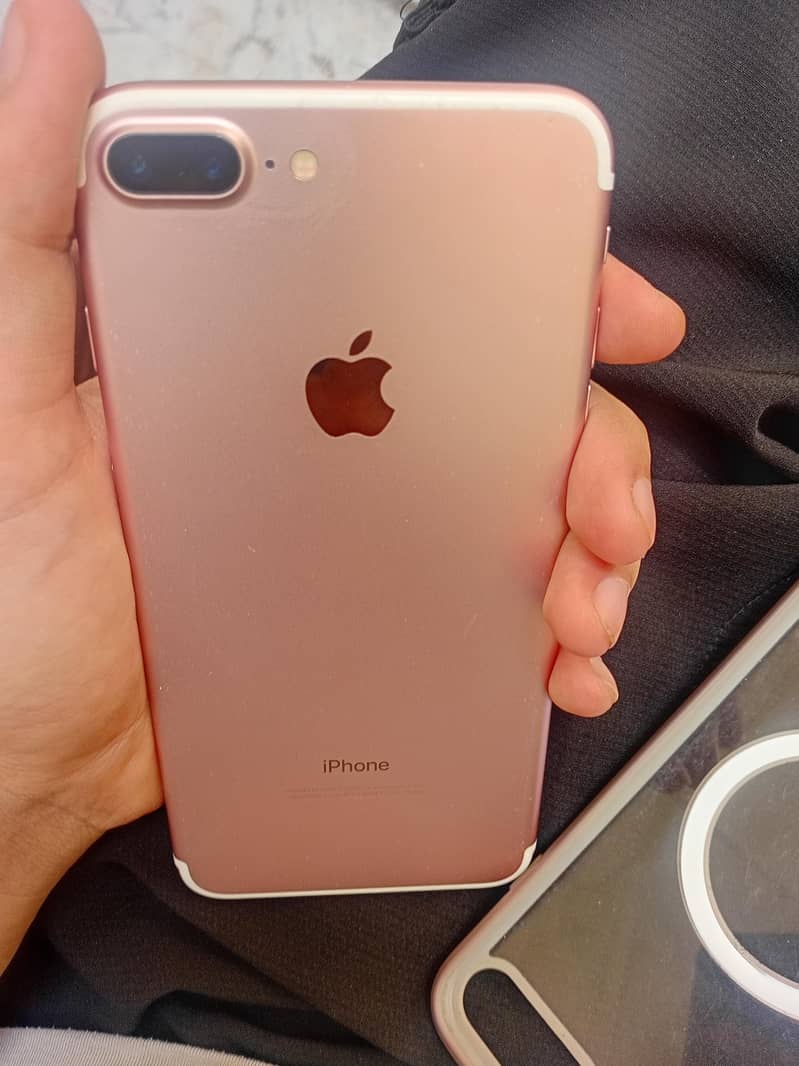 Apple iPhone 7 Plus 2
