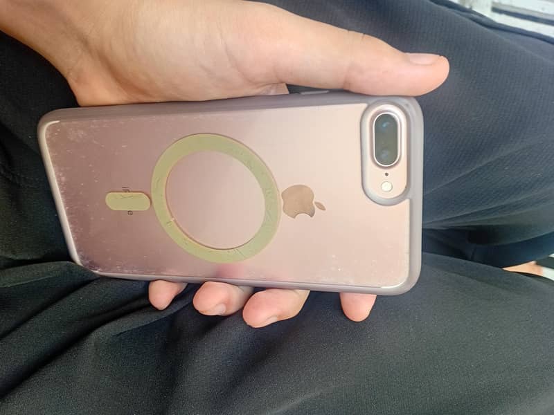 Apple iPhone 7 Plus 3