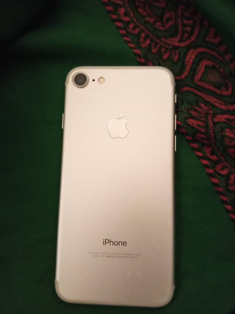 Apple iPhone 7 1
