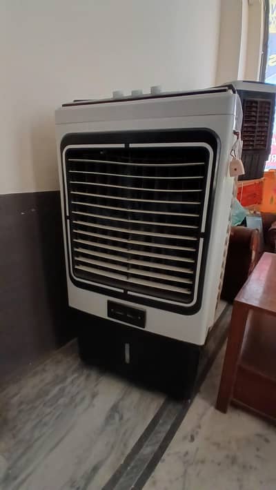 2 Solar Coolers + Inverter + Cooler Stand