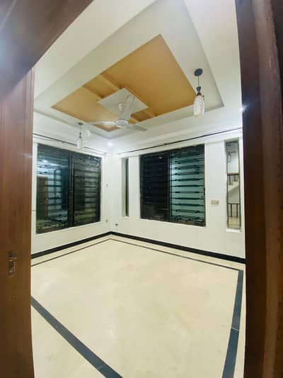 G-13/1 Street 111 Proper Corner Prime Location Dupble Story House 25x40 Sale