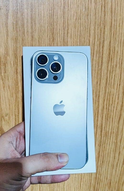 iPhone 15 Pro Max 1