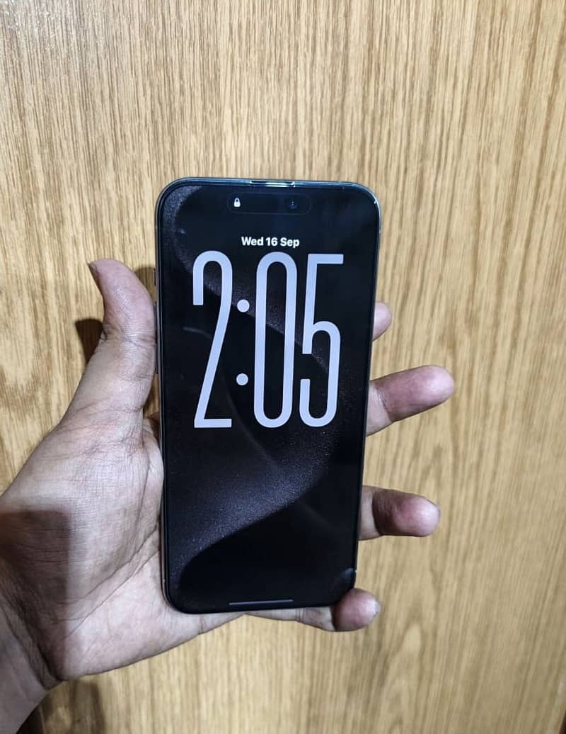 iPhone 15 Pro Max 11
