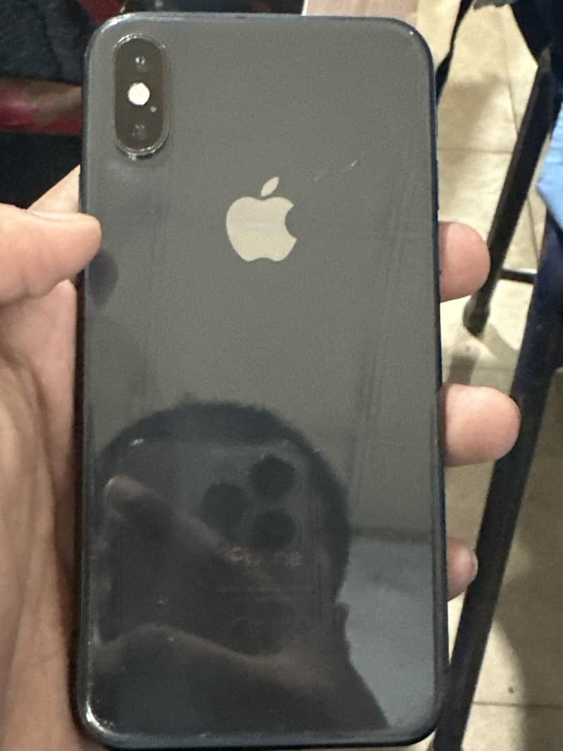 Apple iPhone XS 1