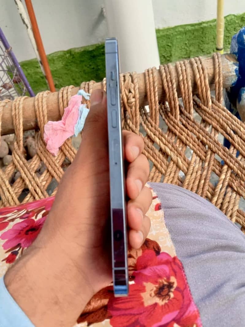 Apple iPhone 13 Pro Max 2