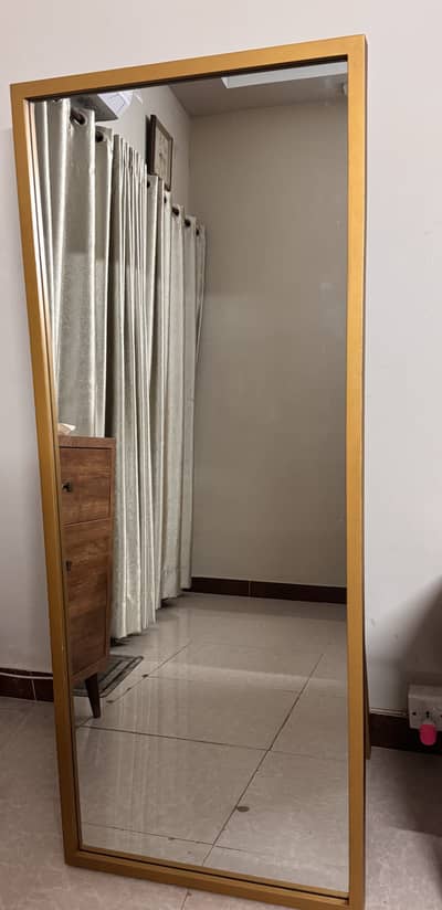 STANDING MIRROR