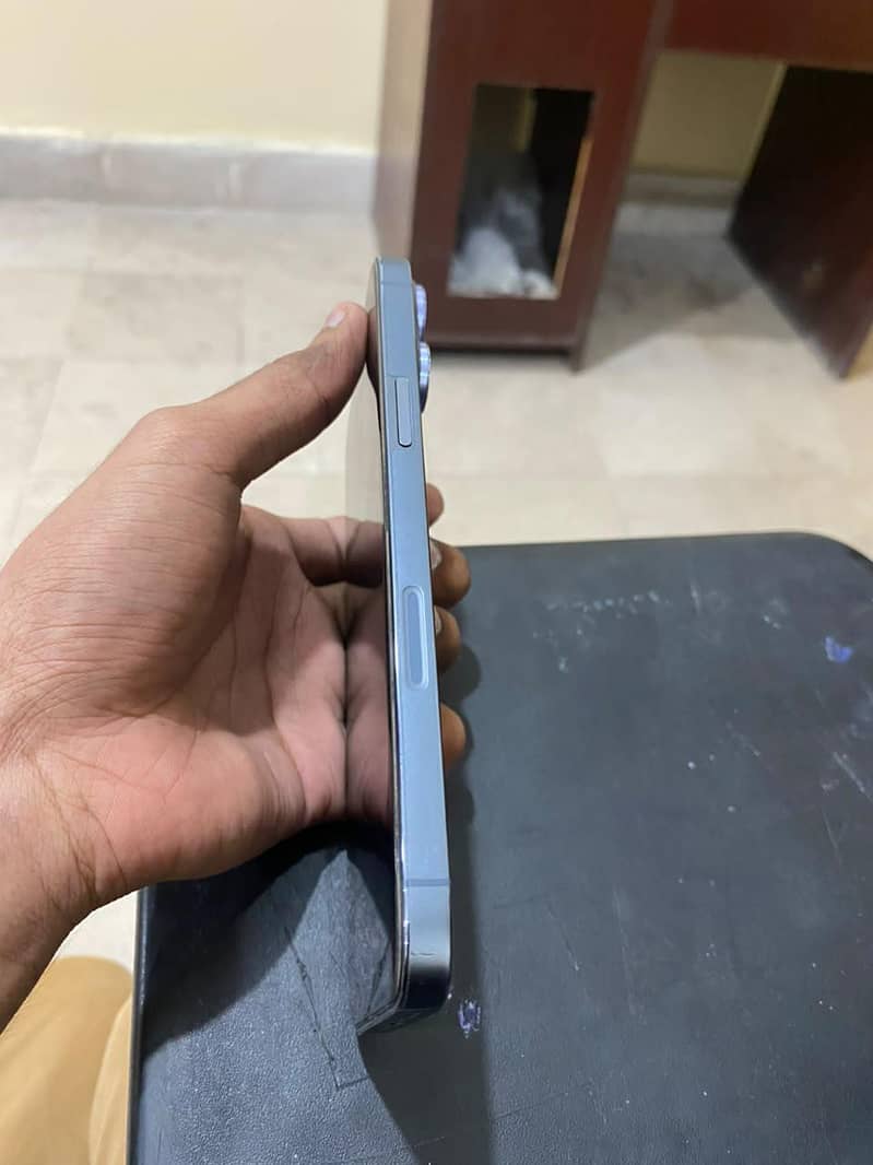 Apple iPhone 13 Pro Max 2