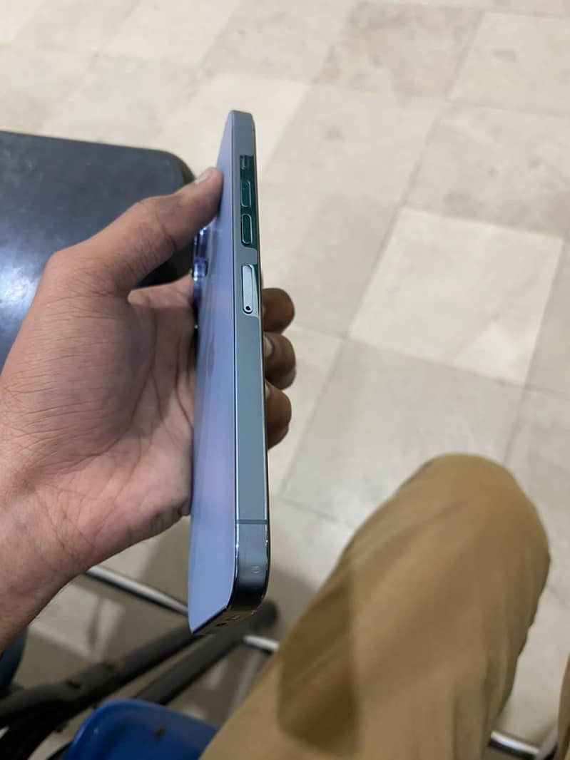 Apple iPhone 13 Pro Max 3