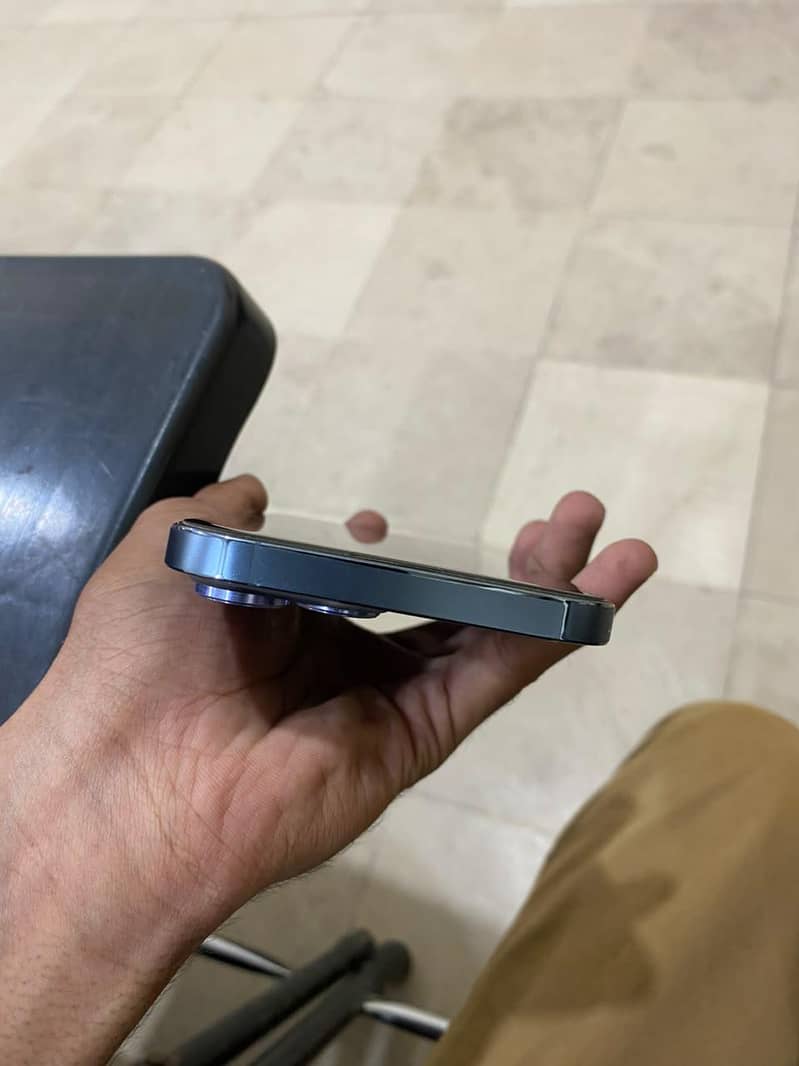 Apple iPhone 13 Pro Max 4