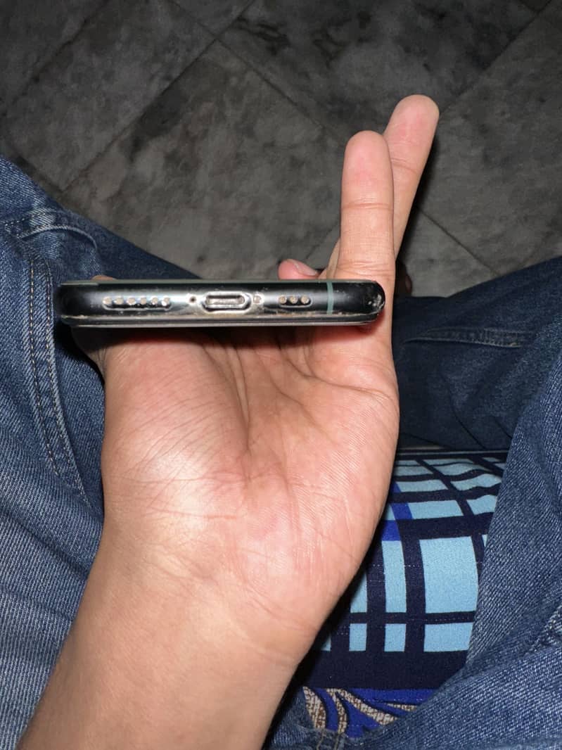 Apple iPhone 11 Pro 2
