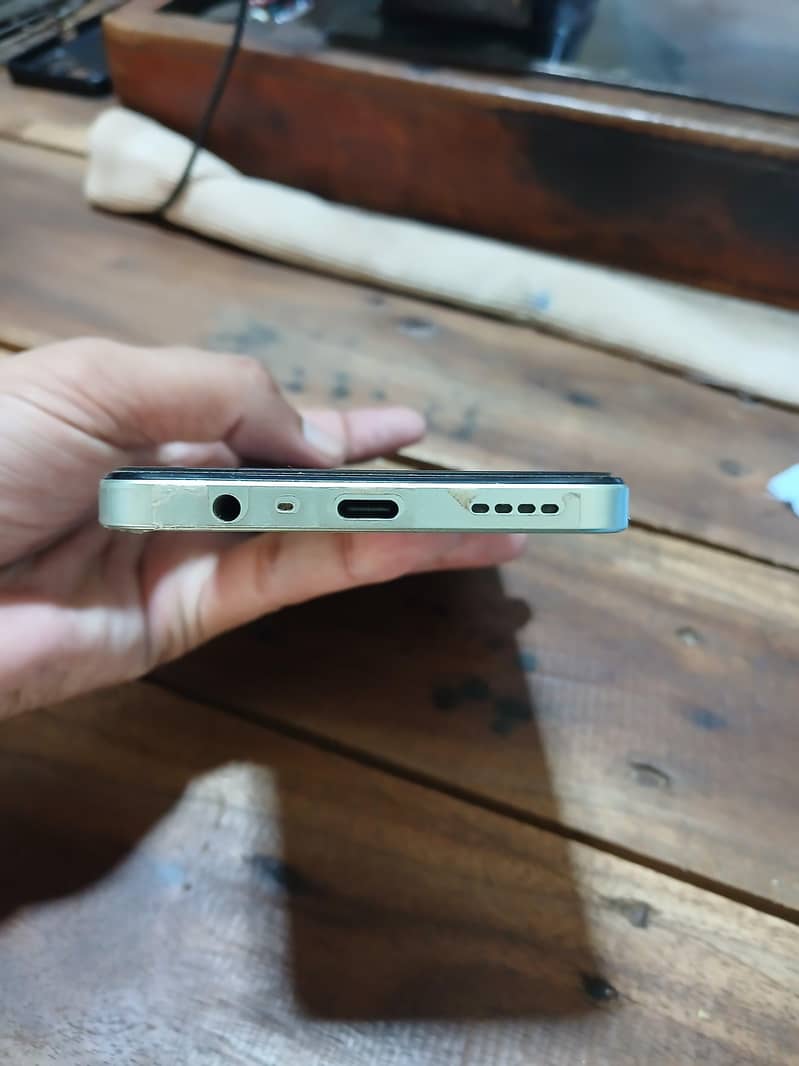 Realme C63 1