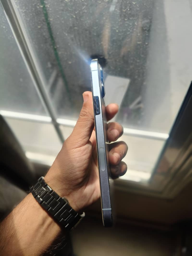 Apple iPhone 13 Pro Max 2
