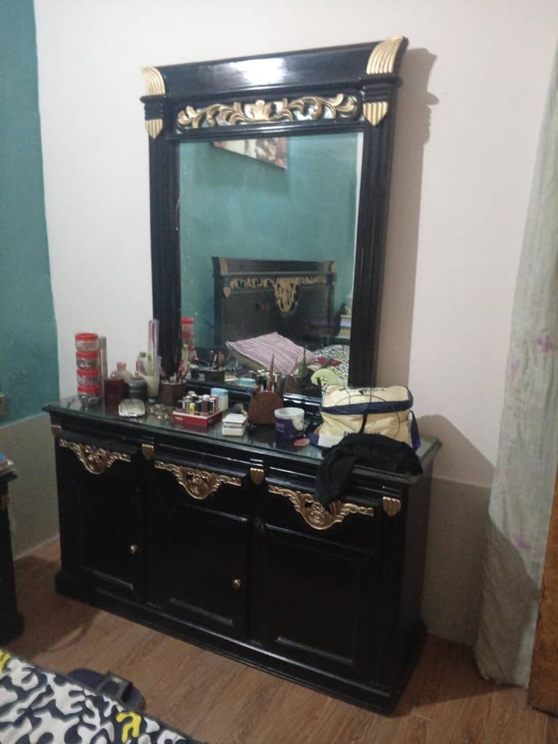 bed set, dressing table, side table 1