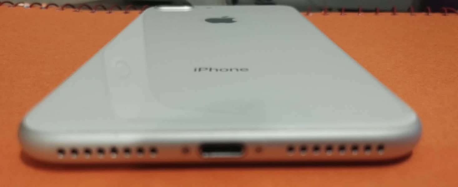 Apple iPhone 8 Plus 8