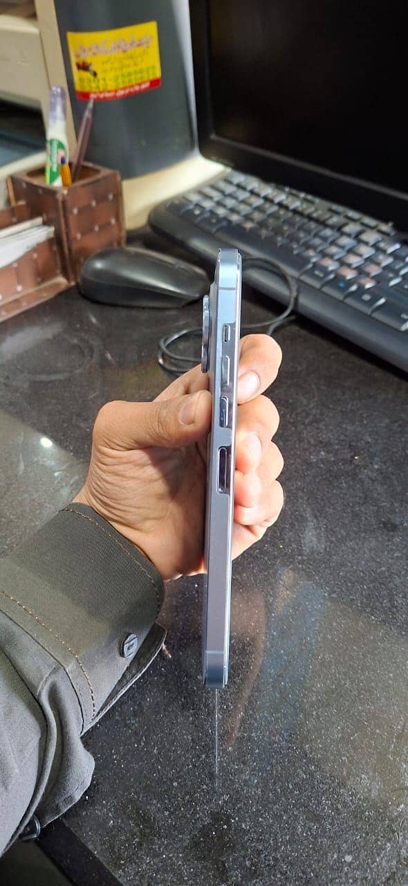 Apple iPhone 13 Pro Max 0