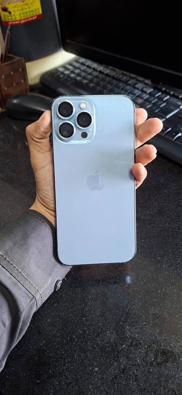 Apple iPhone 13 Pro Max 3
