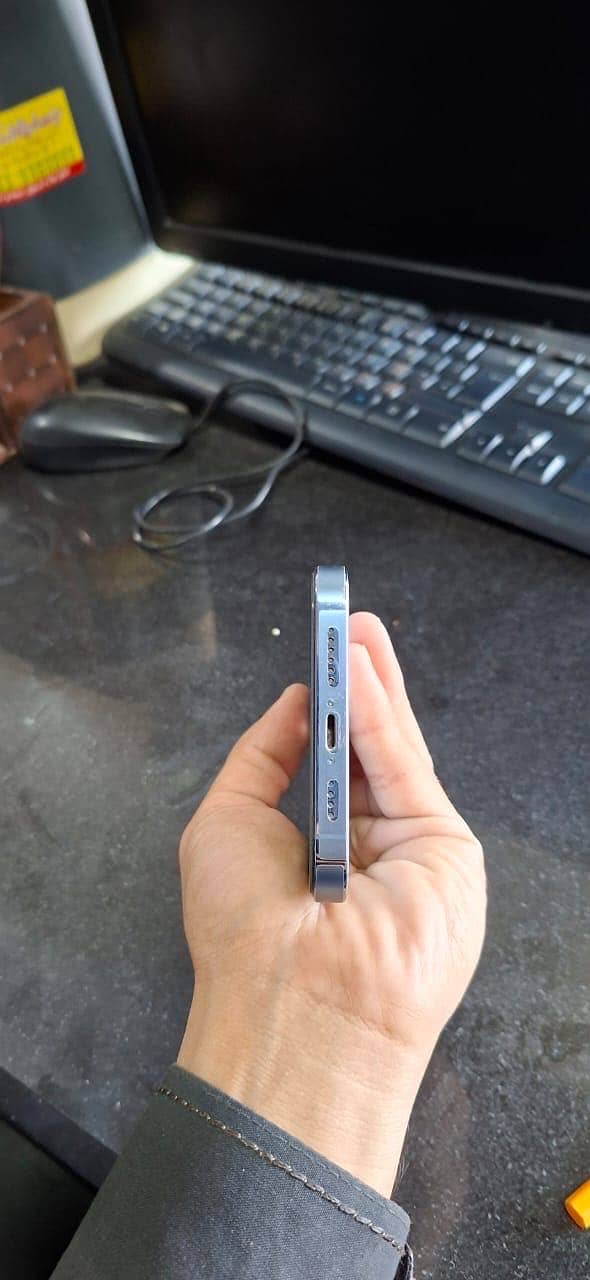Apple iPhone 13 Pro Max 4