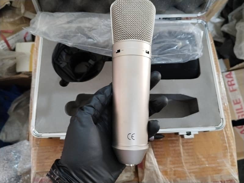 Behringer B2 Pro 3