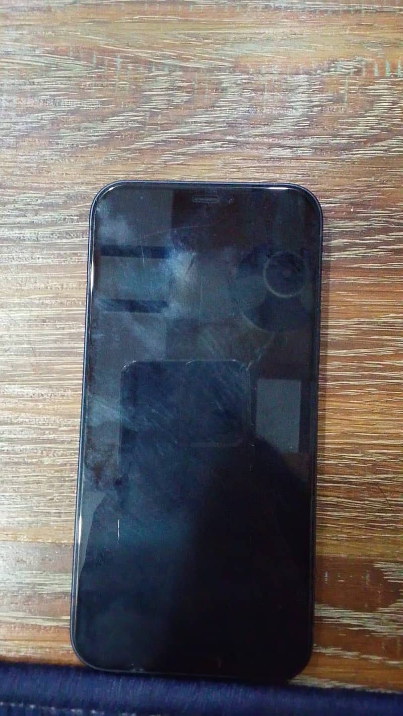 Apple iPhone 12 4