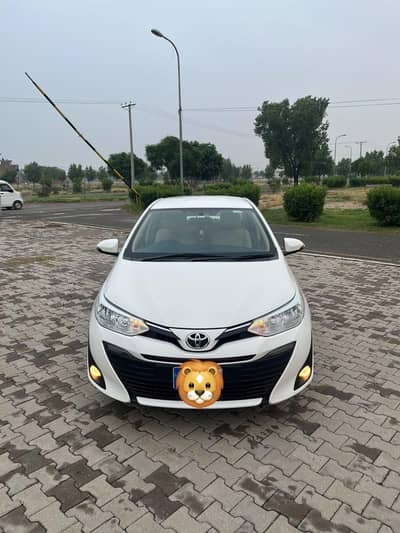 Toyota Yaris 2022 CVT x 1.5 push button