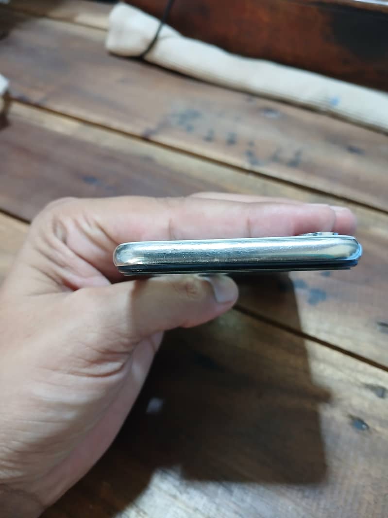 Apple iPhone X 5