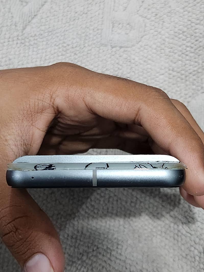 Google Pixel 8 2