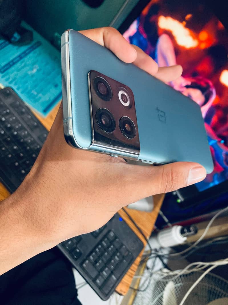 One Plus 10 Pro 1