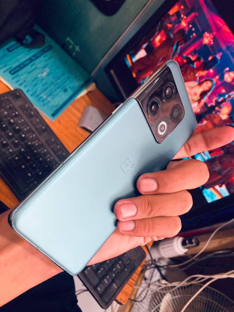 One Plus 10 Pro 7