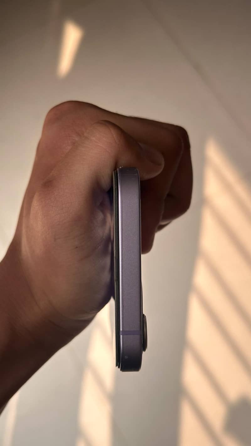 Apple iPhone 12 6