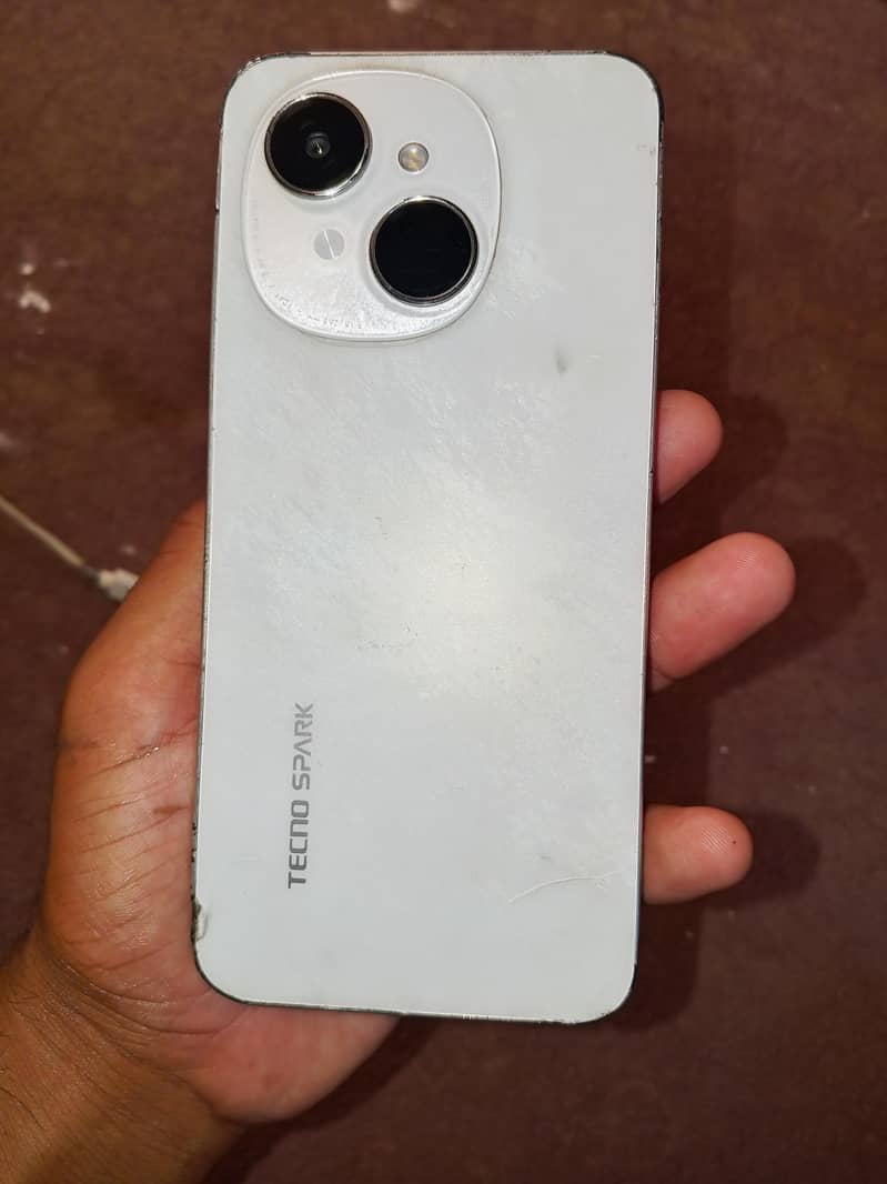 Tecno Spark Go 2