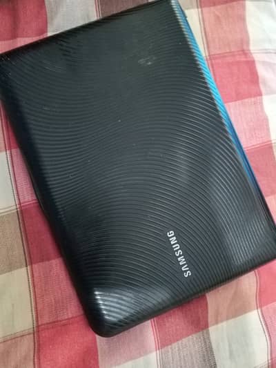 150 gb hardsk 4gb rame nice leptop