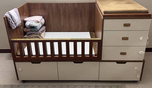 CRIB / BABY BED WITH STORAGE