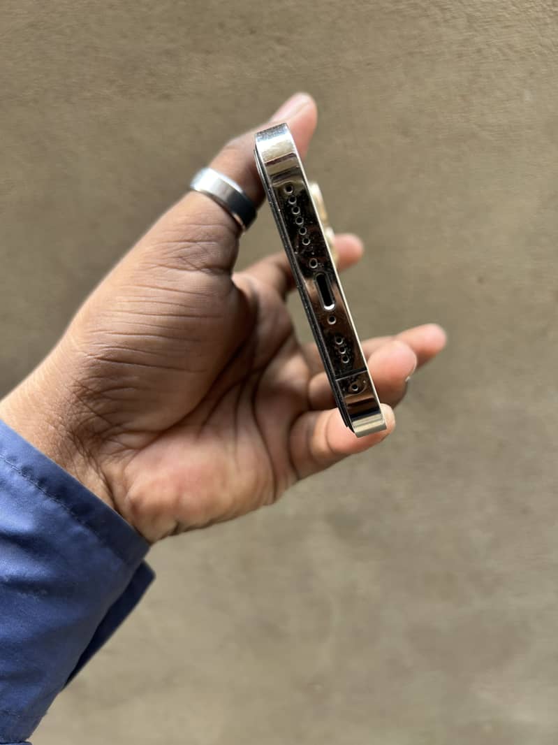 Apple iPhone XR 4