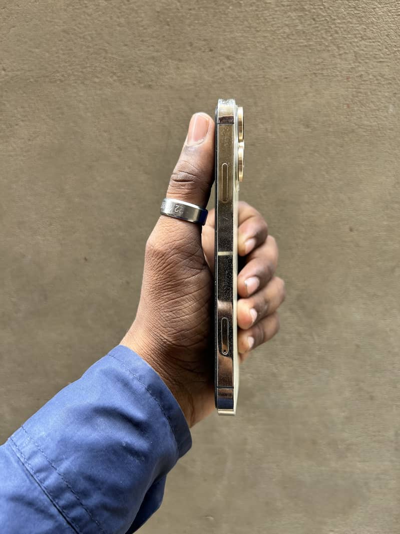 Apple iPhone XR 8