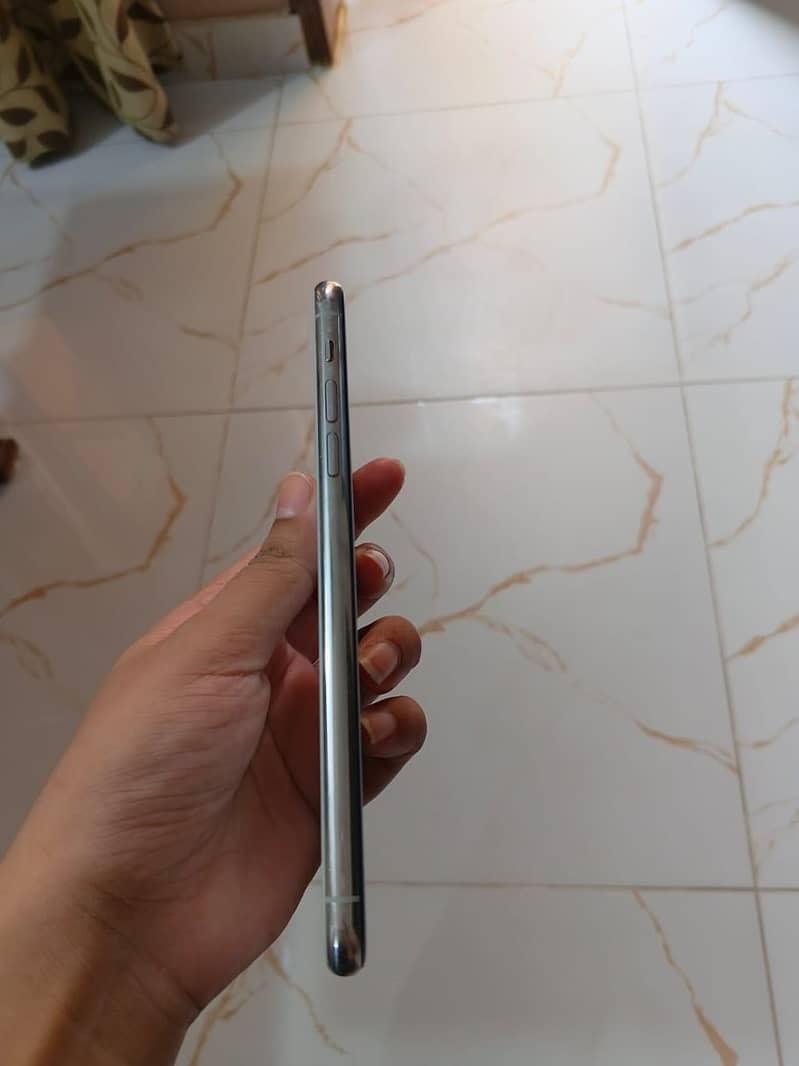 Apple iPhone 11 Pro Max 3