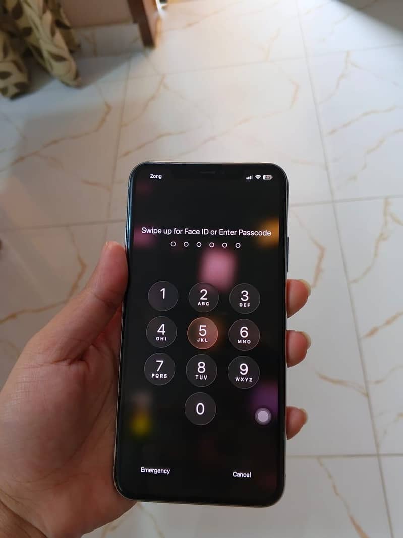 Apple iPhone 11 Pro Max 4