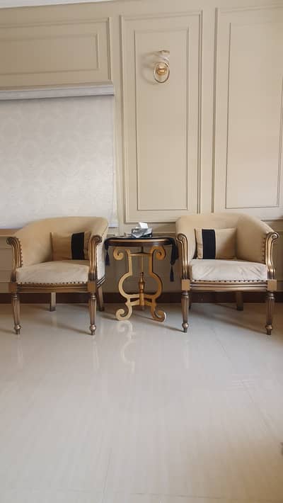 Premium Solid wood coffee table with chairs