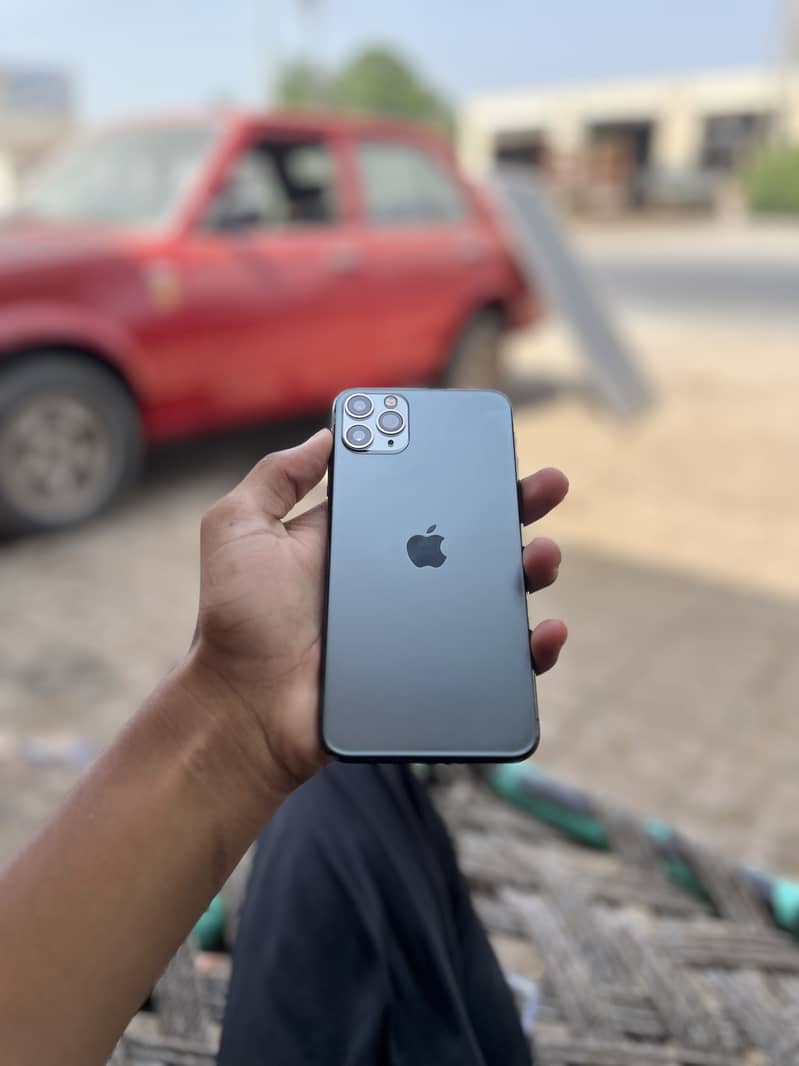 Apple iPhone 11 Pro Max 2