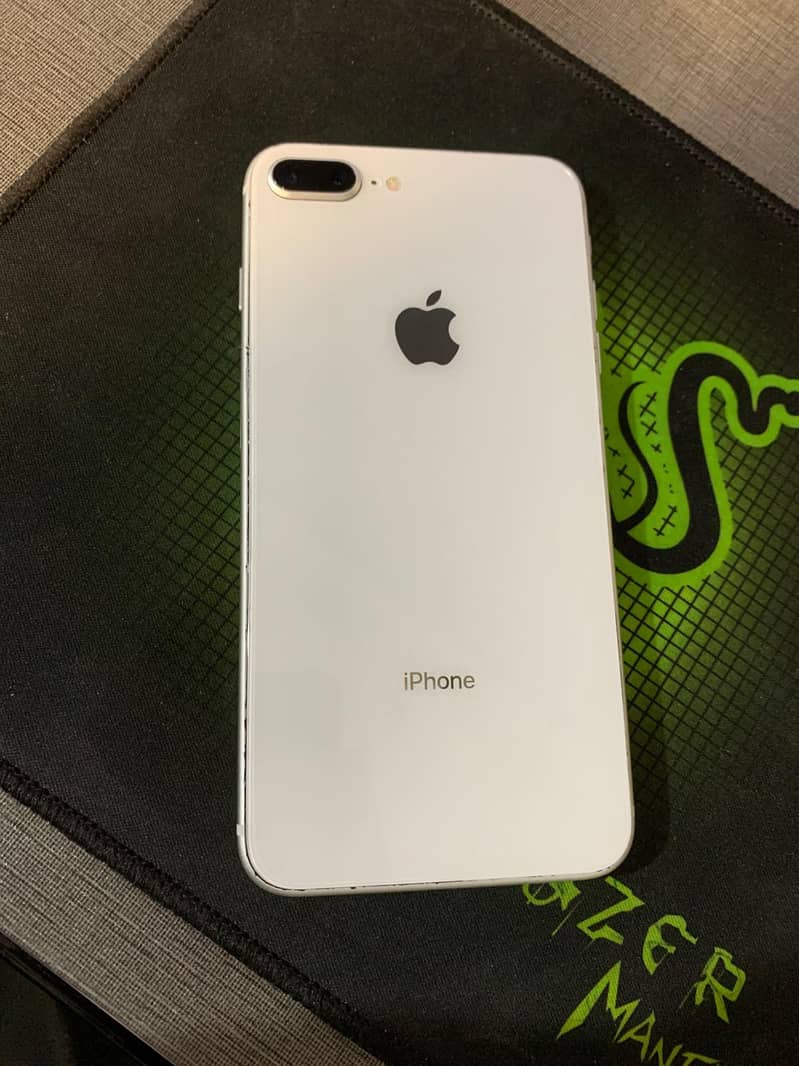 Apple iPhone 8 Plus 1