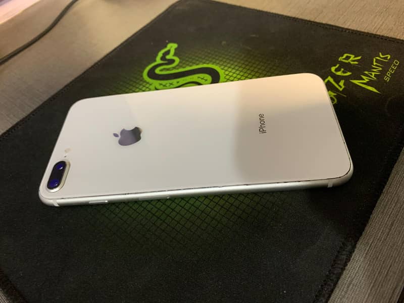 Apple iPhone 8 Plus 2