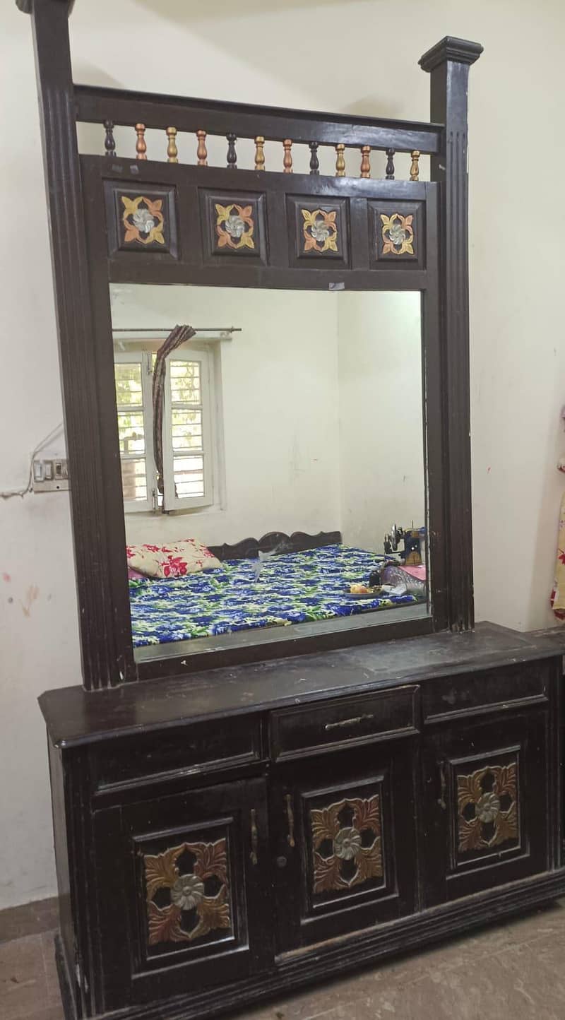 Dressing table 0