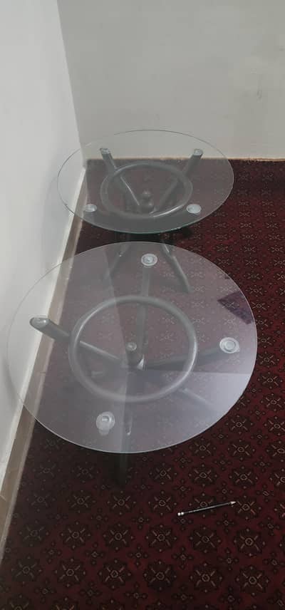 Center tables set without glass
