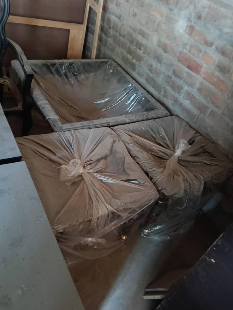 چنیوٹی بیڈ بڑی حویلی بہت خوبصورت ڈرائیسنگ ٹیبل شوکیس تین ٹیبل 1