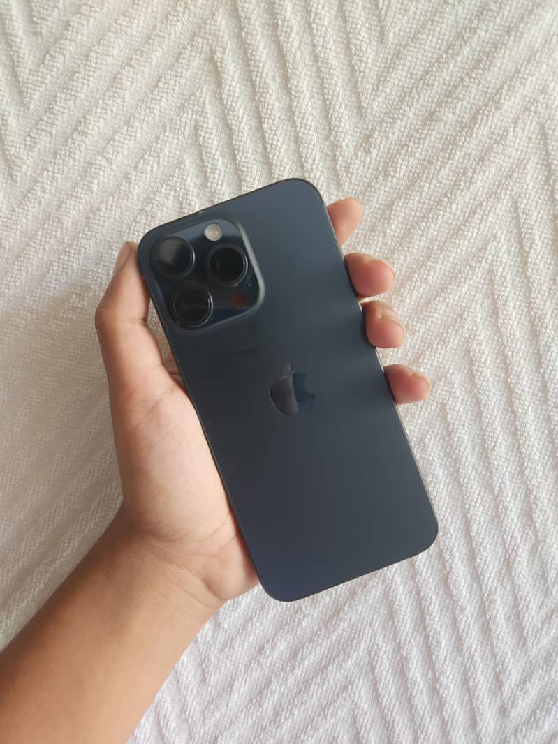 Apple iPhone 15 Pro Max 1
