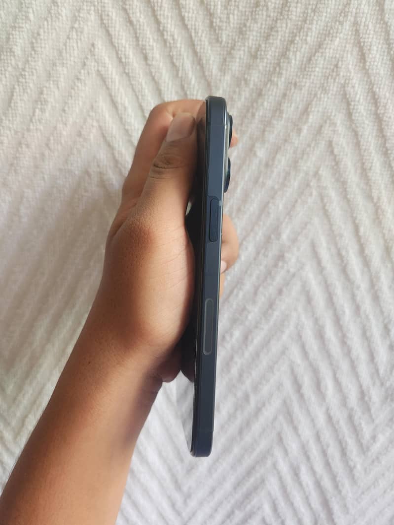 Apple iPhone 15 Pro Max 3