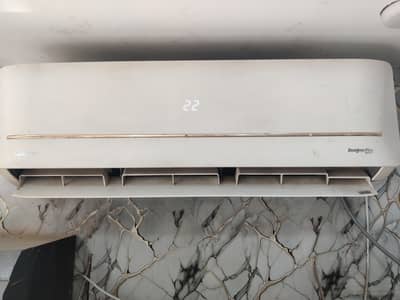 Dawlance Designer Plus 1.5 Ton Inverter AC (18000 BTU)