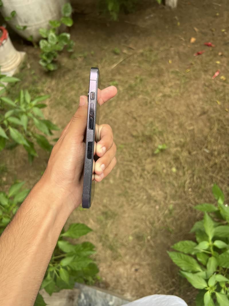 Apple iPhone 14 Pro 4